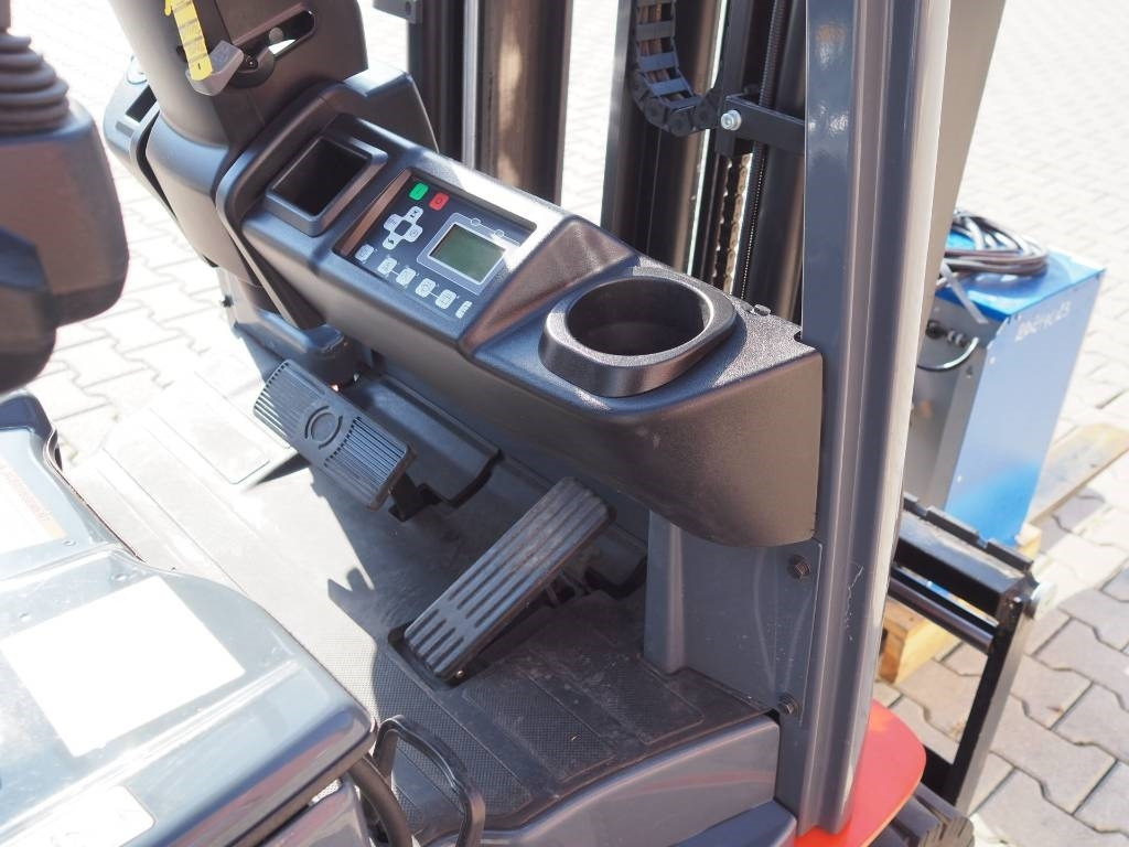 Električni viličar Toyota 8FBEK16T TRIAGO 48: slika 9 Električni viličar Toyota 8FBEK16T TRIAGO 48: slika 9