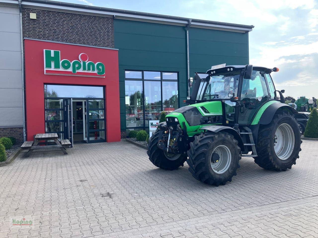 Deutz-Fahr Agrotron TTV 420 - Traktor: slika 1 Deutz-Fahr Agrotron TTV 420 - Traktor: slika 1