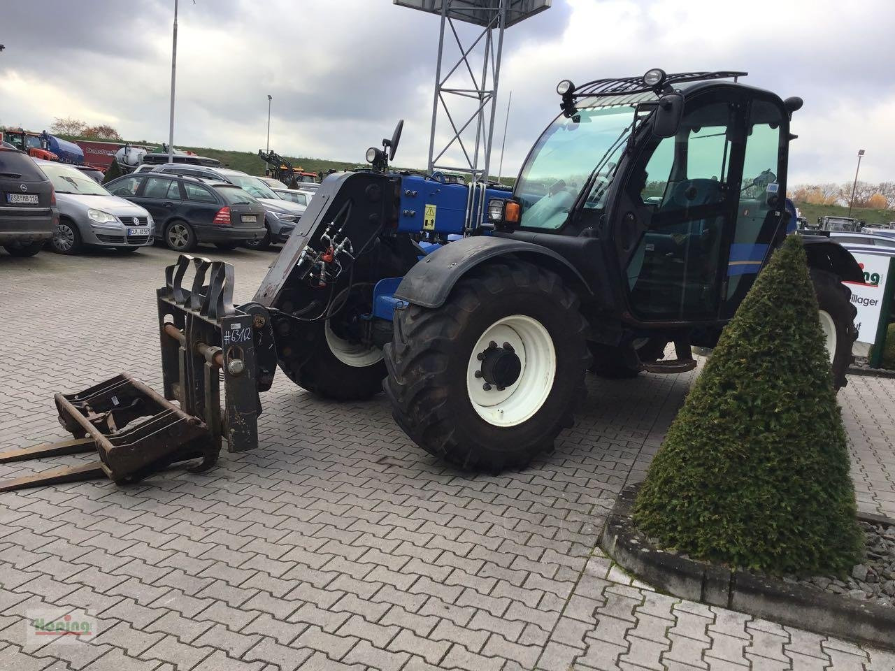 New Holland LM 742 - Teleskopski viličar: slika 4 New Holland LM 742 - Teleskopski viličar: slika 4