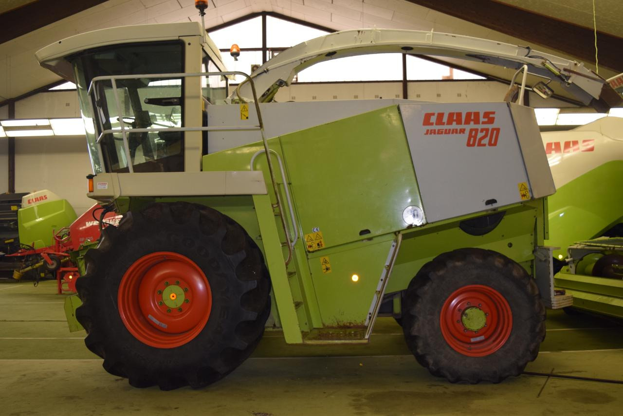 CLAAS Jaguar 820 - Kombajn za krmo: slika 3 CLAAS Jaguar 820 - Kombajn za krmo: slika 3