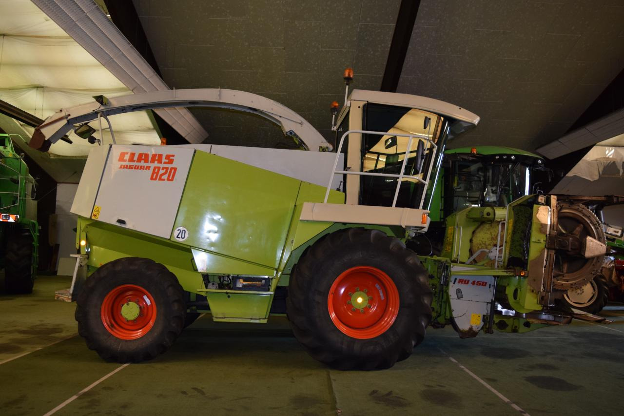 CLAAS Jaguar 820 - Kombajn za krmo: slika 3 CLAAS Jaguar 820 - Kombajn za krmo: slika 3