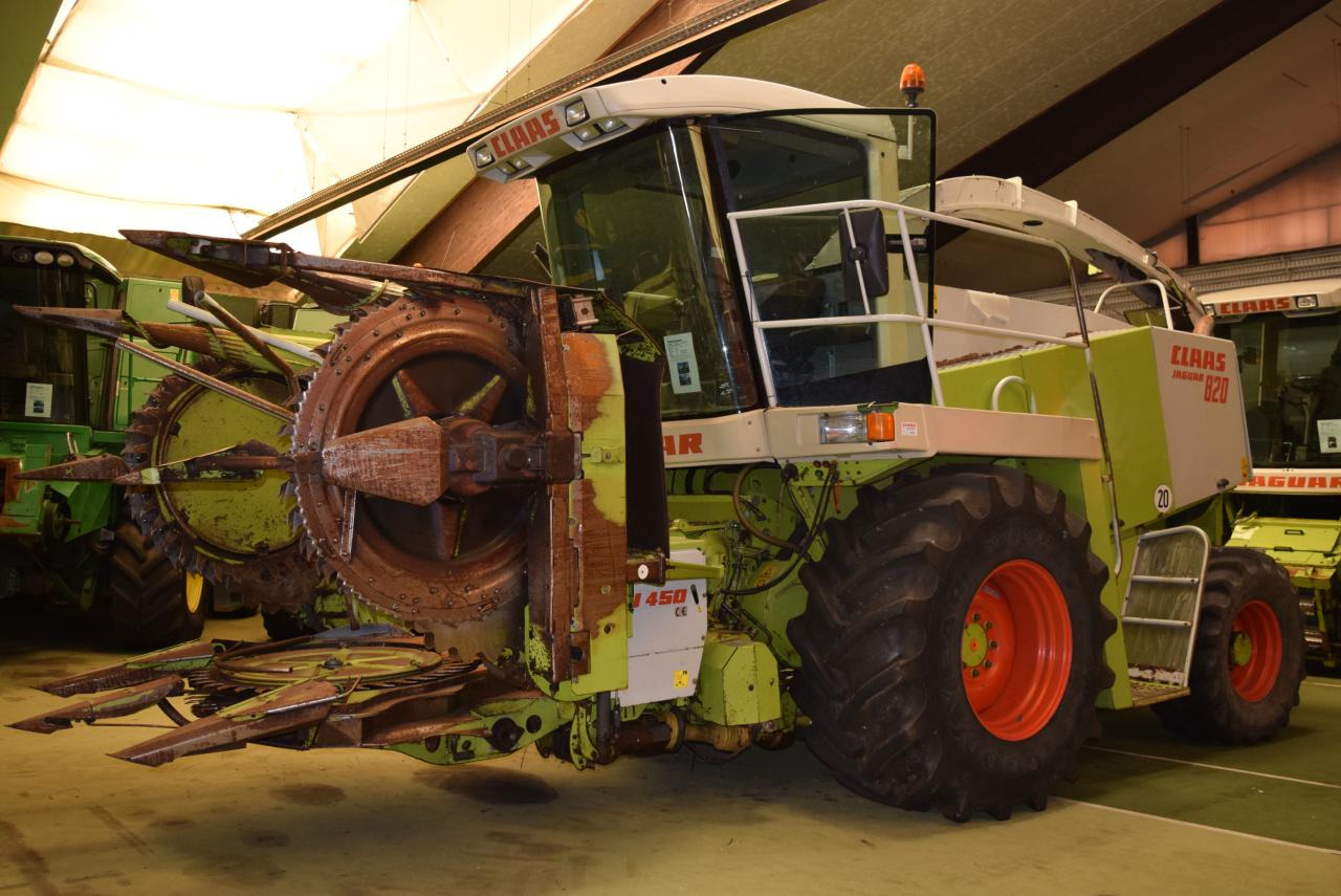 CLAAS Jaguar 820 - Kombajn za krmo: slika 1 CLAAS Jaguar 820 - Kombajn za krmo: slika 1