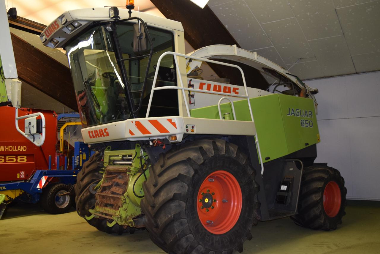 CLAAS Jaguar 850 - Kombajn za krmo: slika 2 CLAAS Jaguar 850 - Kombajn za krmo: slika 2