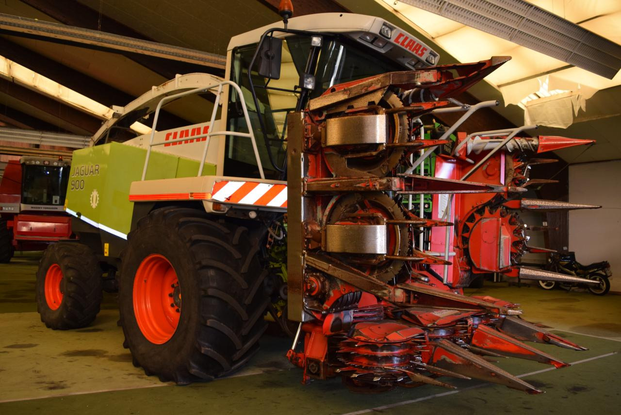 CLAAS Jaguar 900 - Kombajn za krmo: slika 1 CLAAS Jaguar 900 - Kombajn za krmo: slika 1