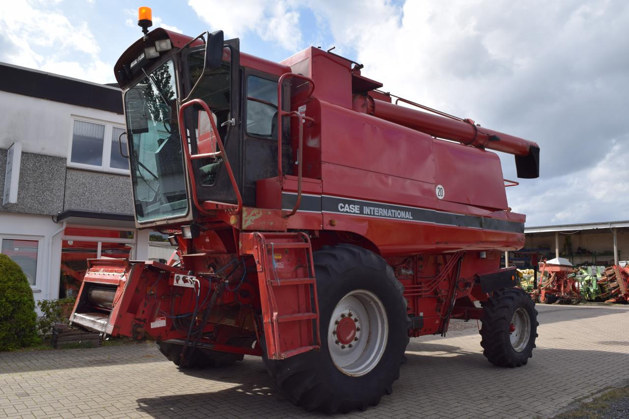 Case-IH 1680 Axial - Kombajn harvester: slika 1 Case-IH 1680 Axial - Kombajn harvester: slika 1
