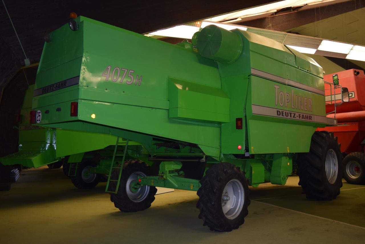 Deutz-Fahr 4075 H TopL. - Kombajn harvester: slika 4 Deutz-Fahr 4075 H TopL. - Kombajn harvester: slika 4