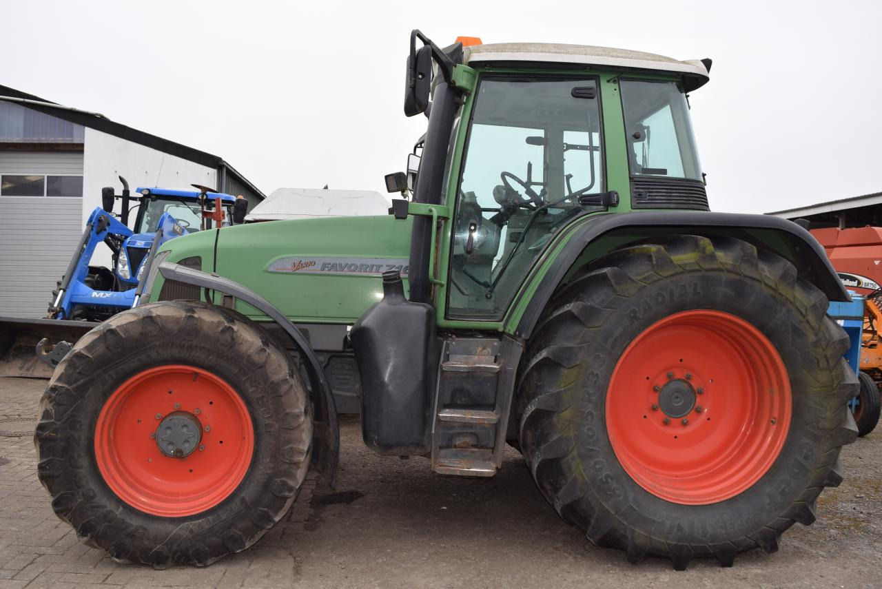 Fendt 716 Vario - Traktor: slika 1 Fendt 716 Vario - Traktor: slika 1