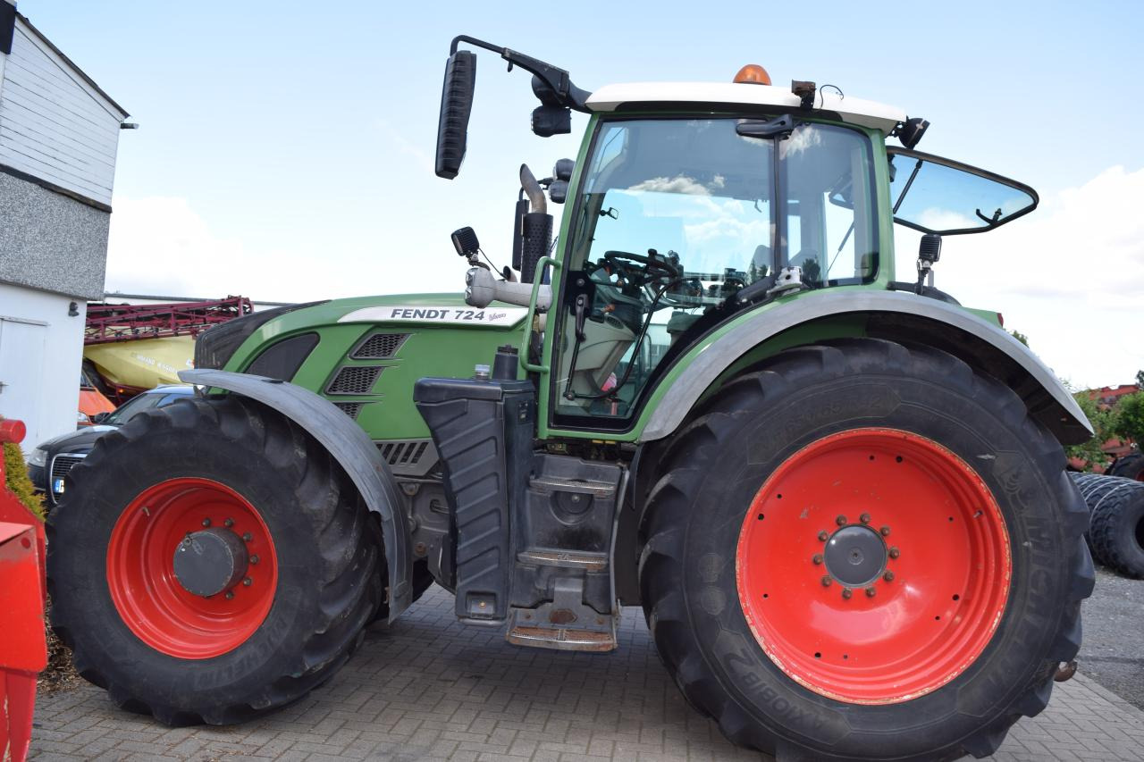 Fendt 724 Vario TMS SCR ProfiPlus - Traktor: slika 3 Fendt 724 Vario TMS SCR ProfiPlus - Traktor: slika 3