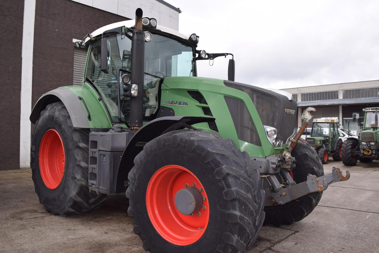 Fendt 826 Vario SCR ProfiPlus - Traktor: slika 1 Fendt 826 Vario SCR ProfiPlus - Traktor: slika 1