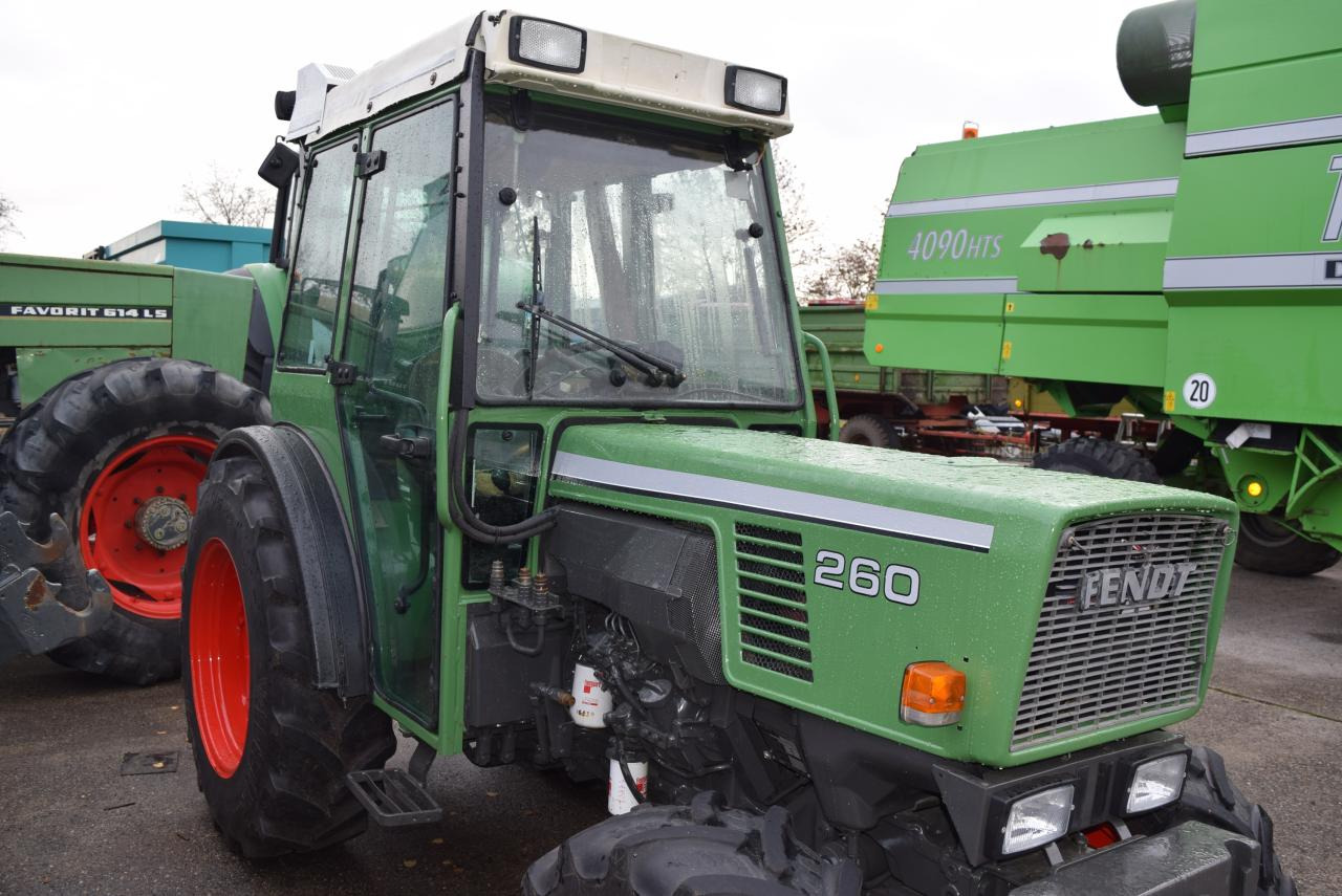 Fendt Farmer 260 V *Schmalspur* - Traktor: slika 2 Fendt Farmer 260 V *Schmalspur* - Traktor: slika 2