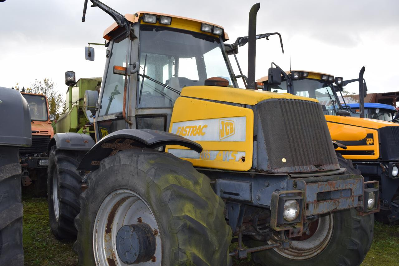 JCB Fastrac 2135 - 4WS - Traktor: slika 1 JCB Fastrac 2135 - 4WS - Traktor: slika 1
