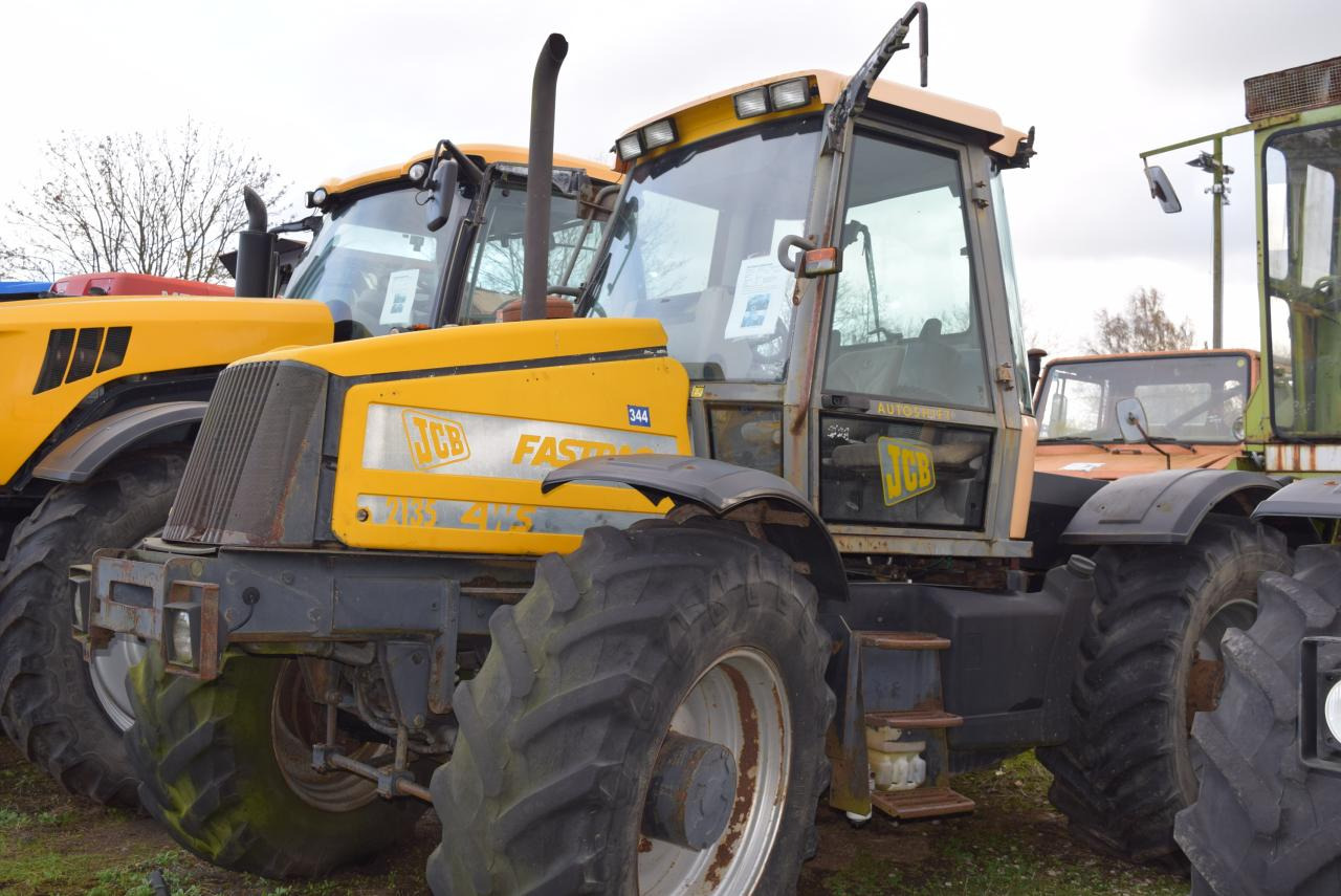 JCB Fastrac 2135 - 4WS - Traktor: slika 2 JCB Fastrac 2135 - 4WS - Traktor: slika 2