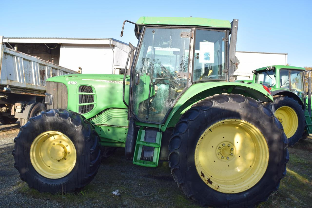 John Deere 6130 - Traktor: slika 1 John Deere 6130 - Traktor: slika 1