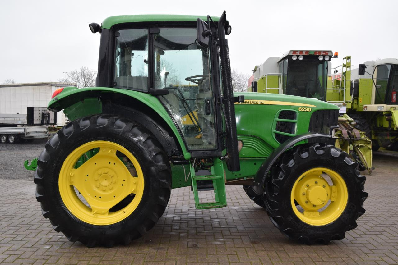 John Deere 6230 - Traktor: slika 1 John Deere 6230 - Traktor: slika 1
