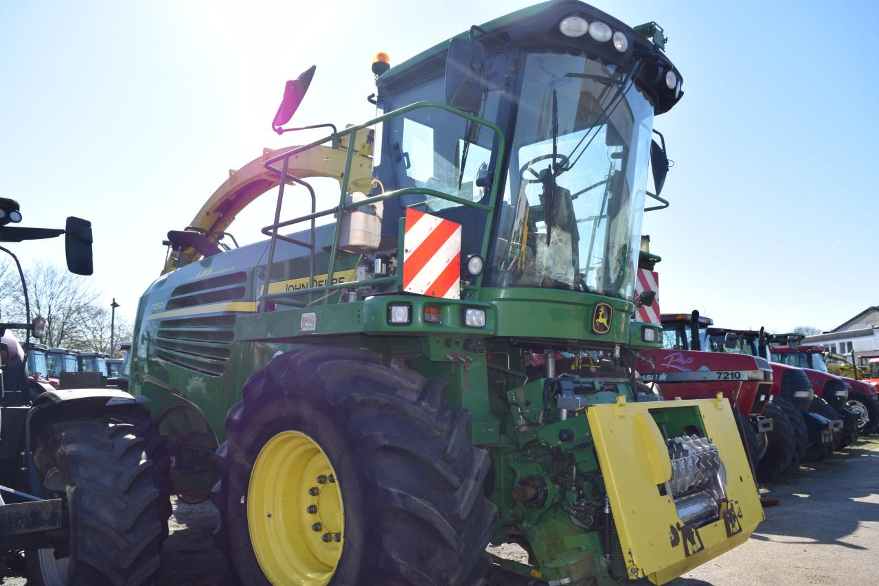 John Deere 7250 i - Kombajn za krmo: slika 2 John Deere 7250 i - Kombajn za krmo: slika 2