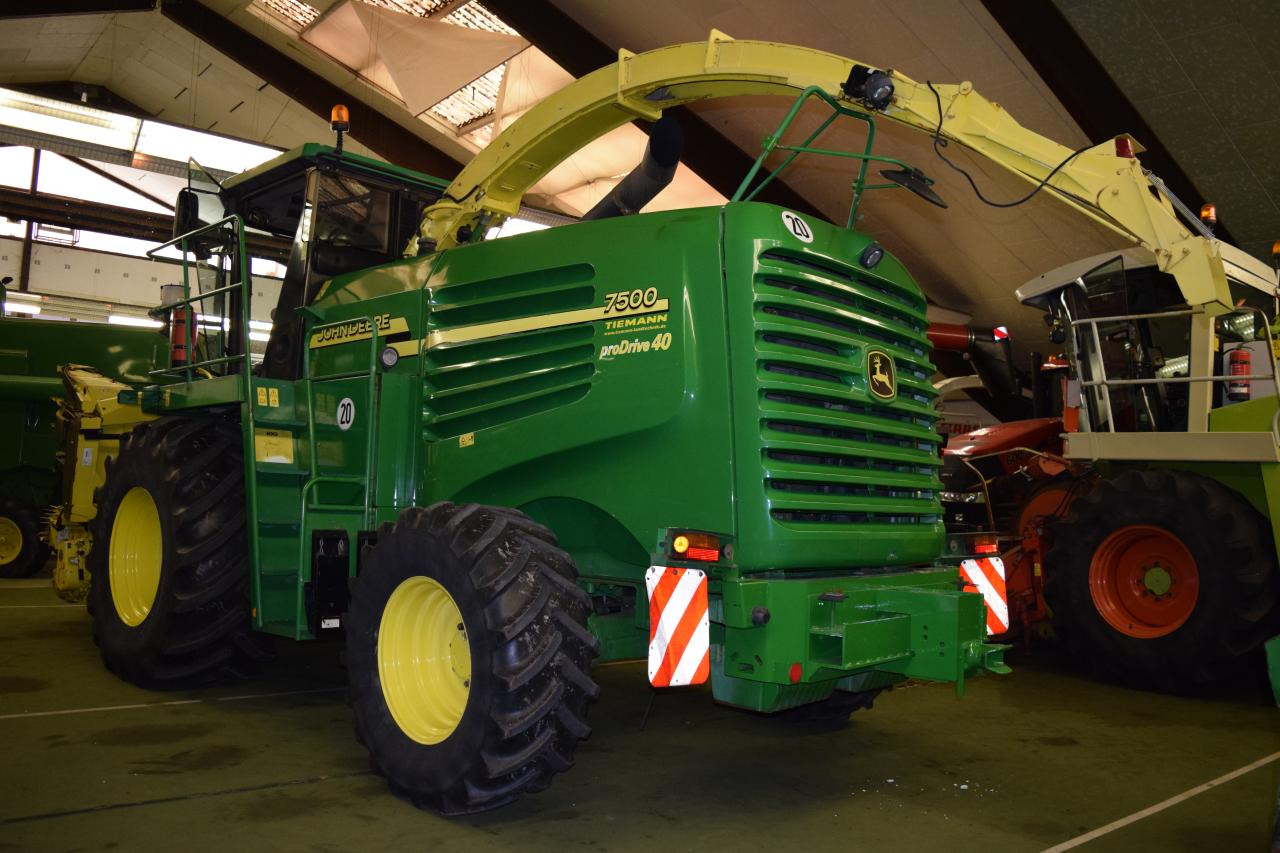 John Deere 7400 - Kombajn za krmo: slika 4 John Deere 7400 - Kombajn za krmo: slika 4