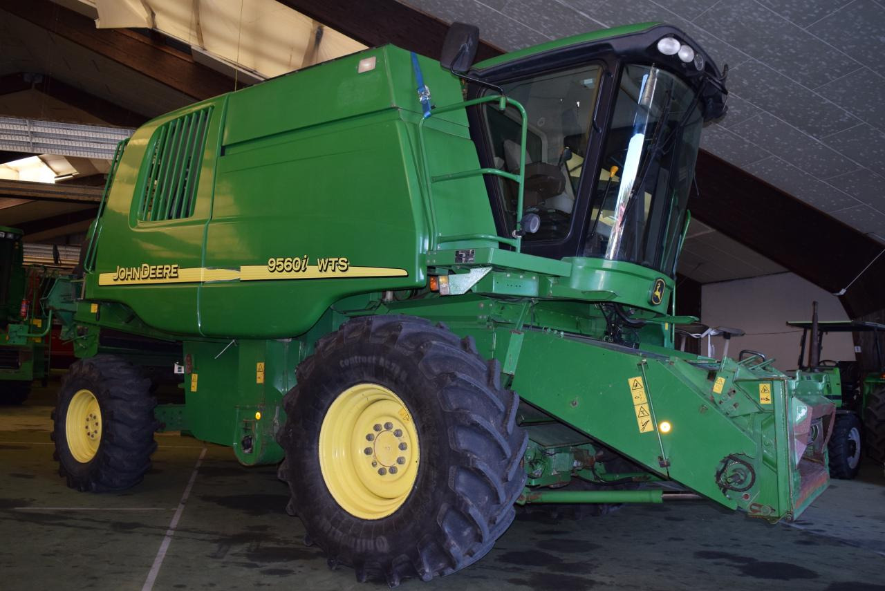 John Deere 9560 i WTS - Kombajn harvester: slika 2 John Deere 9560 i WTS - Kombajn harvester: slika 2