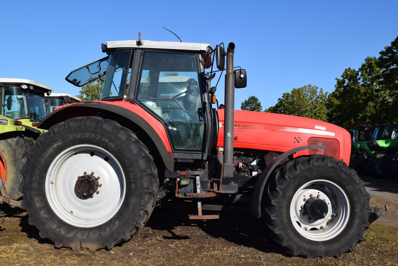 Massey Ferguson MF 8250 - Traktor: slika 2 Massey Ferguson MF 8250 - Traktor: slika 2