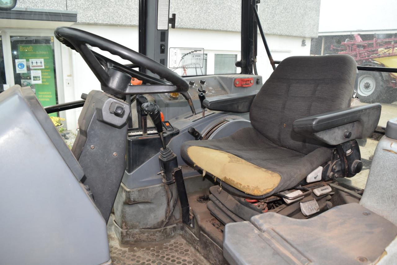 New Holland 8340 - Traktor: slika 5 New Holland 8340 - Traktor: slika 5