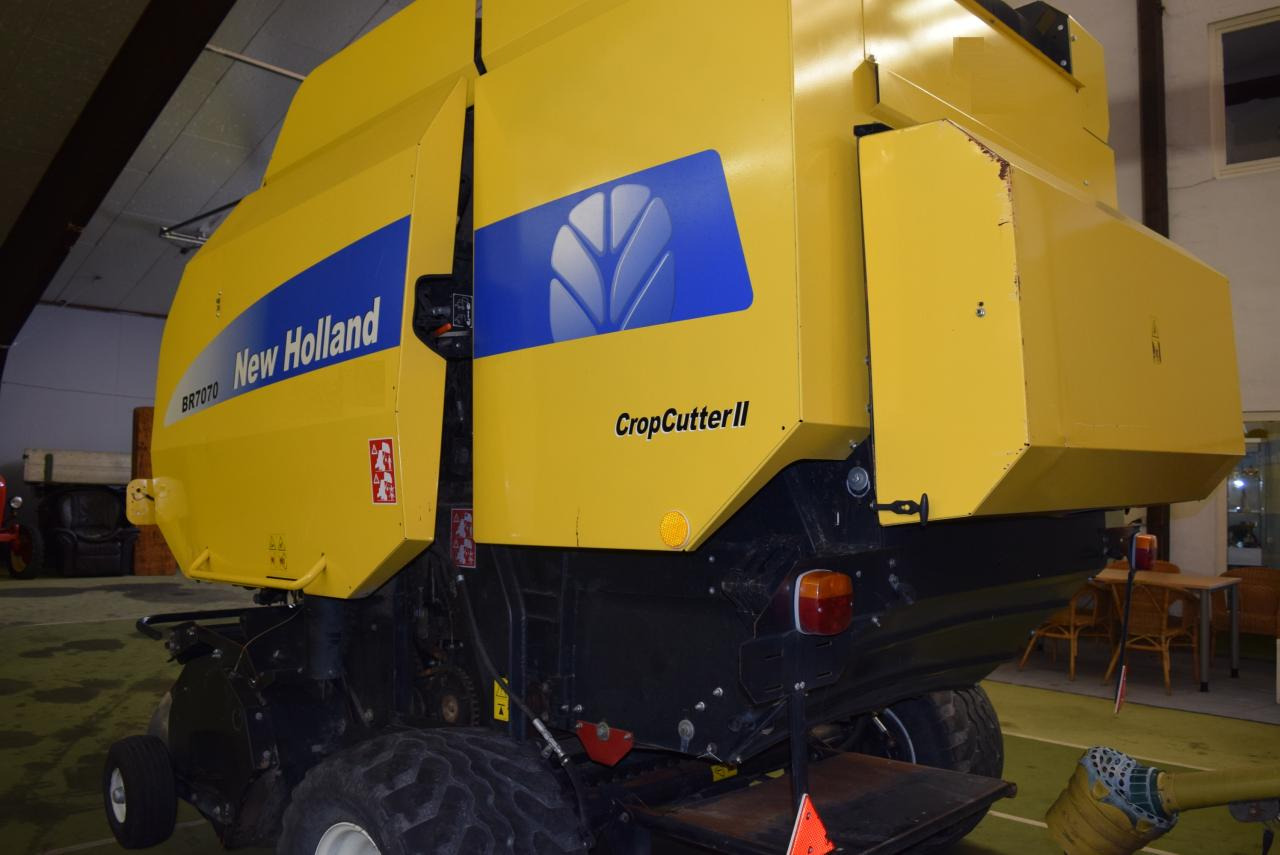 New Holland BR 7070 Crop Cutter II - Balirka za okrogle bale: slika 5 New Holland BR 7070 Crop Cutter II - Balirka za okrogle bale: slika 5