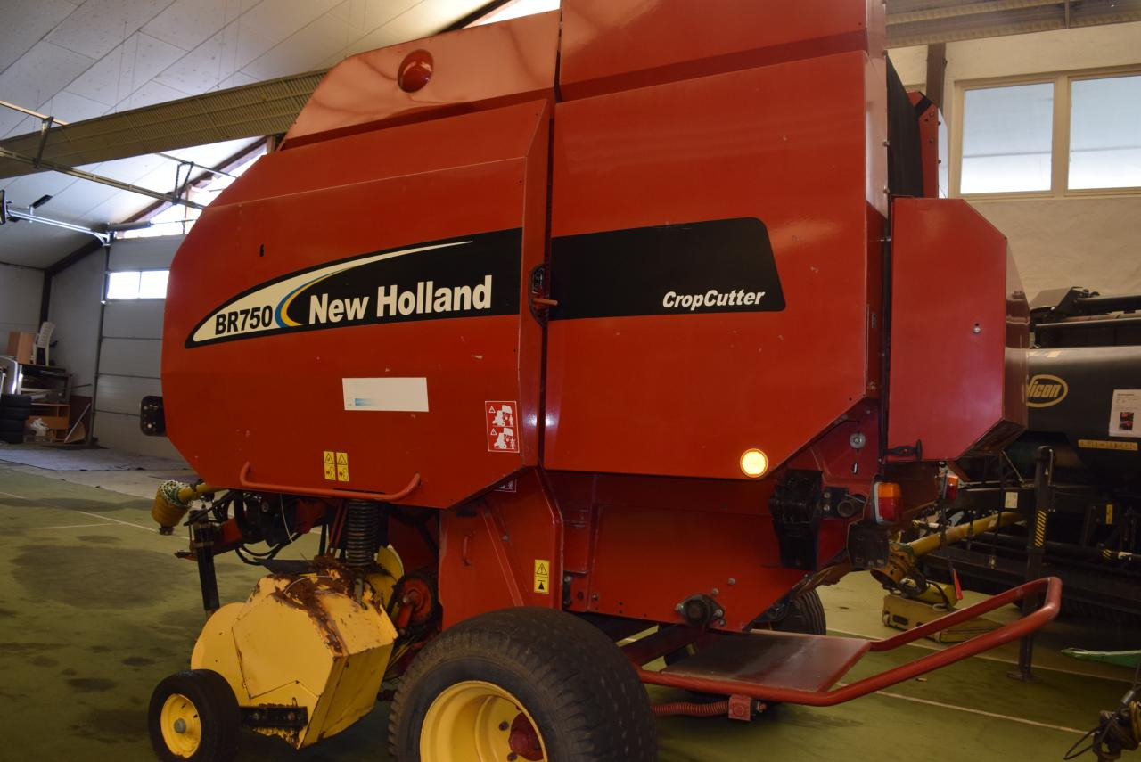 New Holland BR 750 CropCutter - Balirka za okrogle bale: slika 4 New Holland BR 750 CropCutter - Balirka za okrogle bale: slika 4