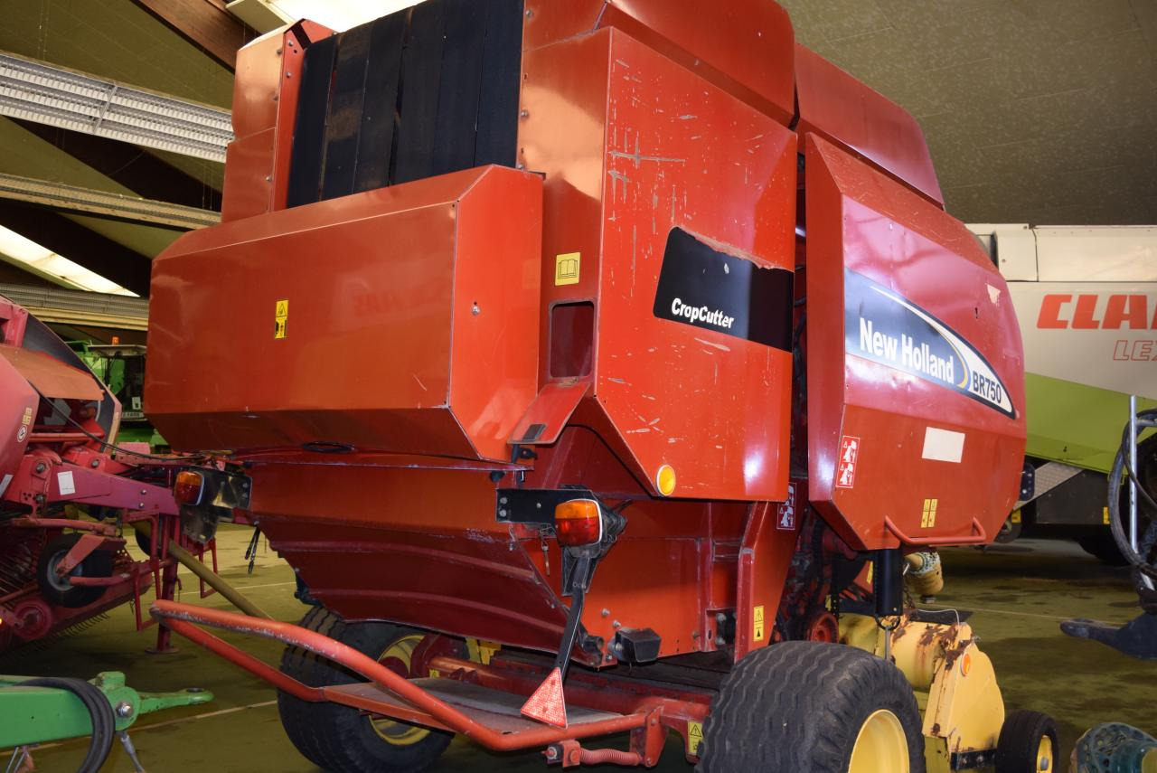 New Holland BR 750 CropCutter - Balirka za okrogle bale: slika 3 New Holland BR 750 CropCutter - Balirka za okrogle bale: slika 3
