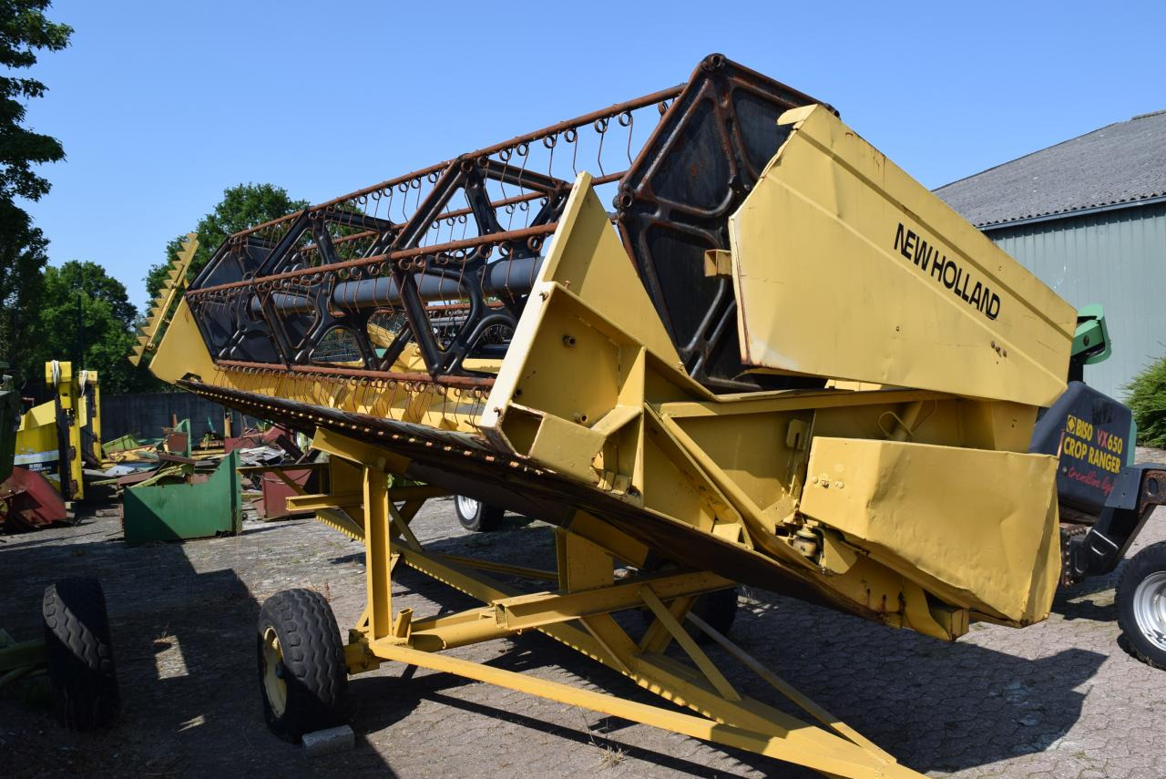 Kombajn harvester New Holland TC 56: slika 12