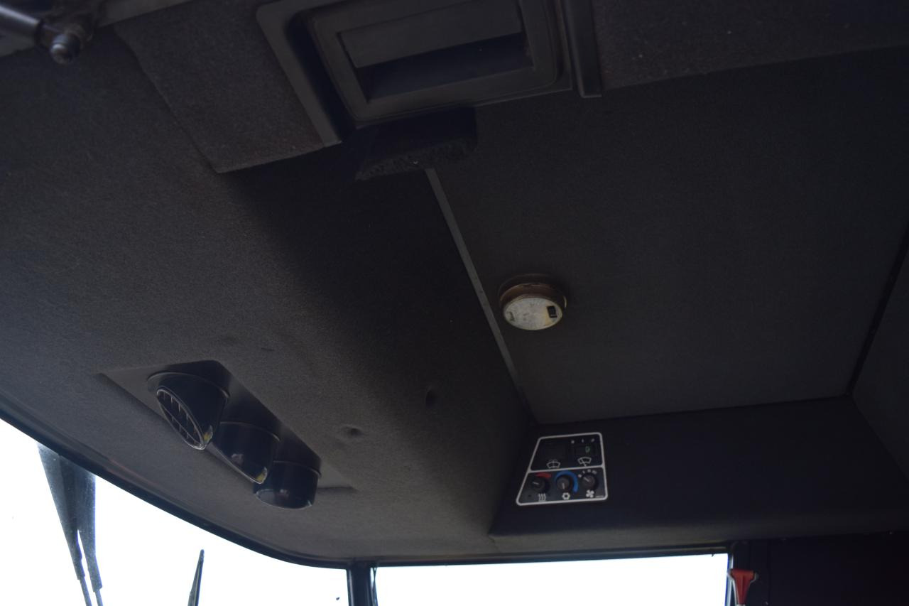 Kombajn harvester New Holland TC 56: slika 9