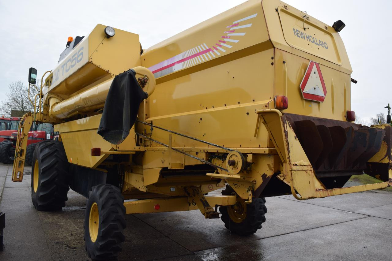 New Holland TC 56 - Kombajn harvester: slika 3 New Holland TC 56 - Kombajn harvester: slika 3