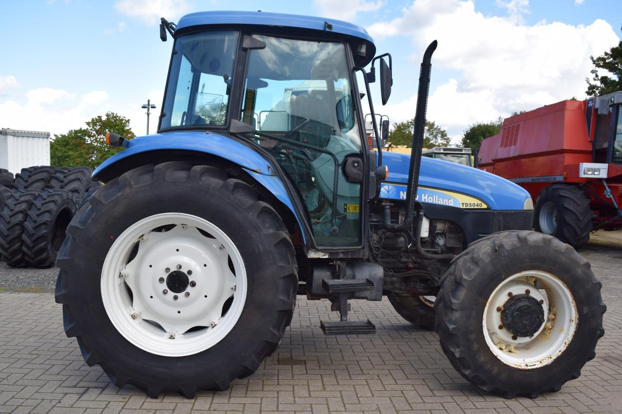 New Holland TD 5040 - Traktor: slika 2 New Holland TD 5040 - Traktor: slika 2