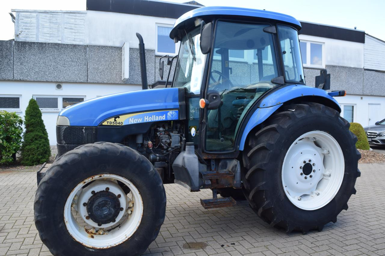 New Holland TD 5040 - Traktor: slika 1 New Holland TD 5040 - Traktor: slika 1