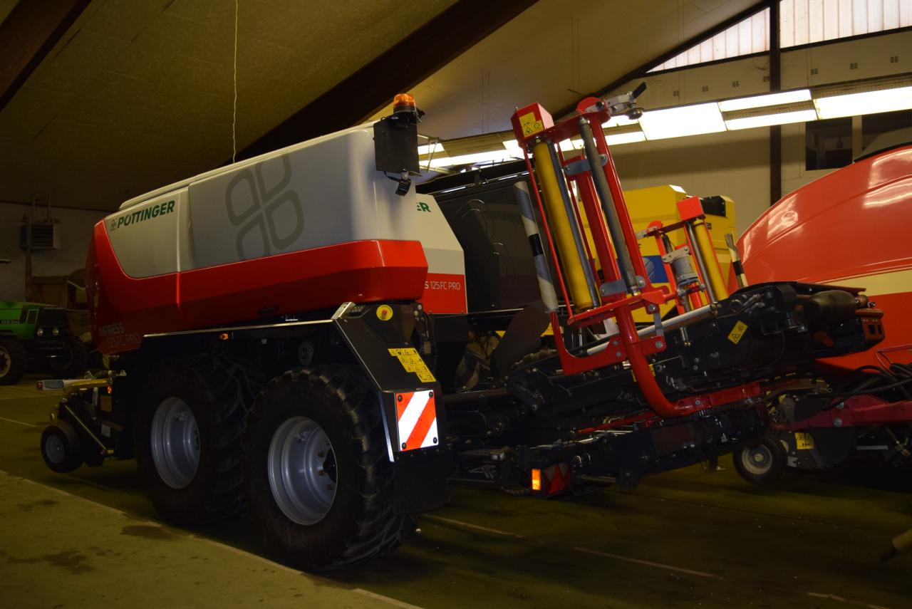 Pöttinger Impress 125 FC Pro *Press-Wickelkombinationen* - Balirka za okrogle bale: slika 5 Pöttinger Impress 125 FC Pro *Press-Wickelkombinationen* - Balirka za okrogle bale: slika 5
