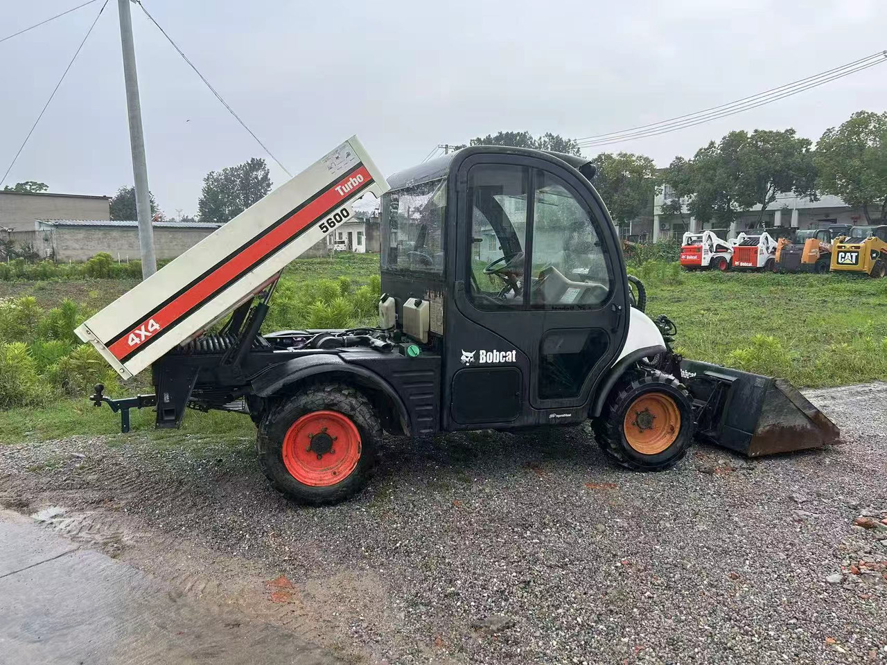 BOBCAT 5600 Toolcat - Mini nakladalec: slika 2 BOBCAT 5600 Toolcat - Mini nakladalec: slika 2