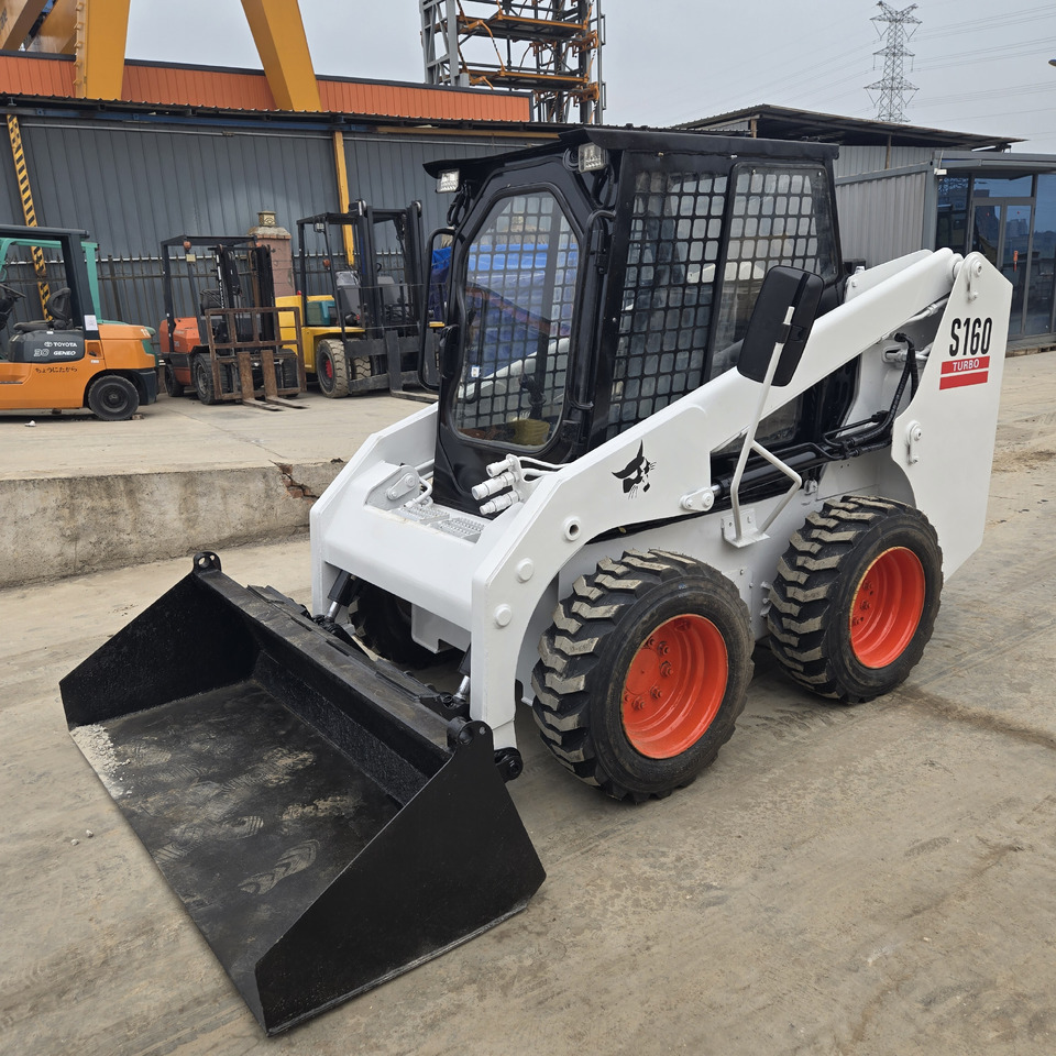 BOBCAT S160 - Mini nakladalec: slika 1 BOBCAT S160 - Mini nakladalec: slika 1