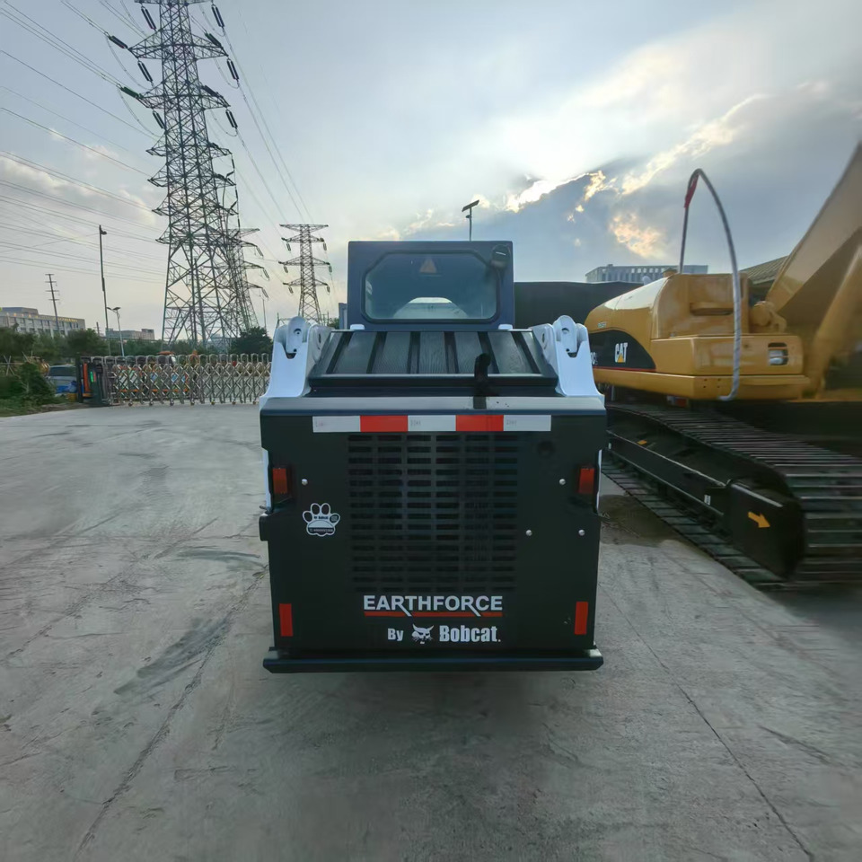 BOBCAT S160 - Mini nakladalec: slika 4 BOBCAT S160 - Mini nakladalec: slika 4