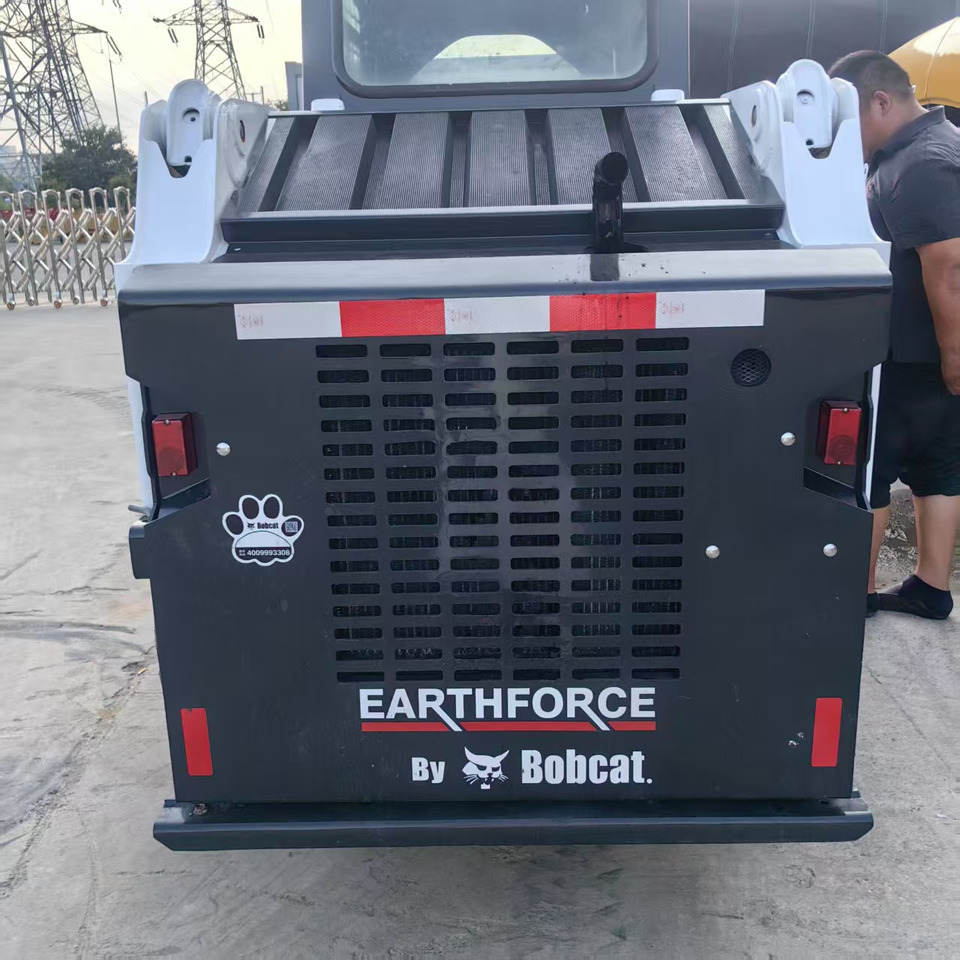 BOBCAT S160 - Mini nakladalec: slika 3 BOBCAT S160 - Mini nakladalec: slika 3