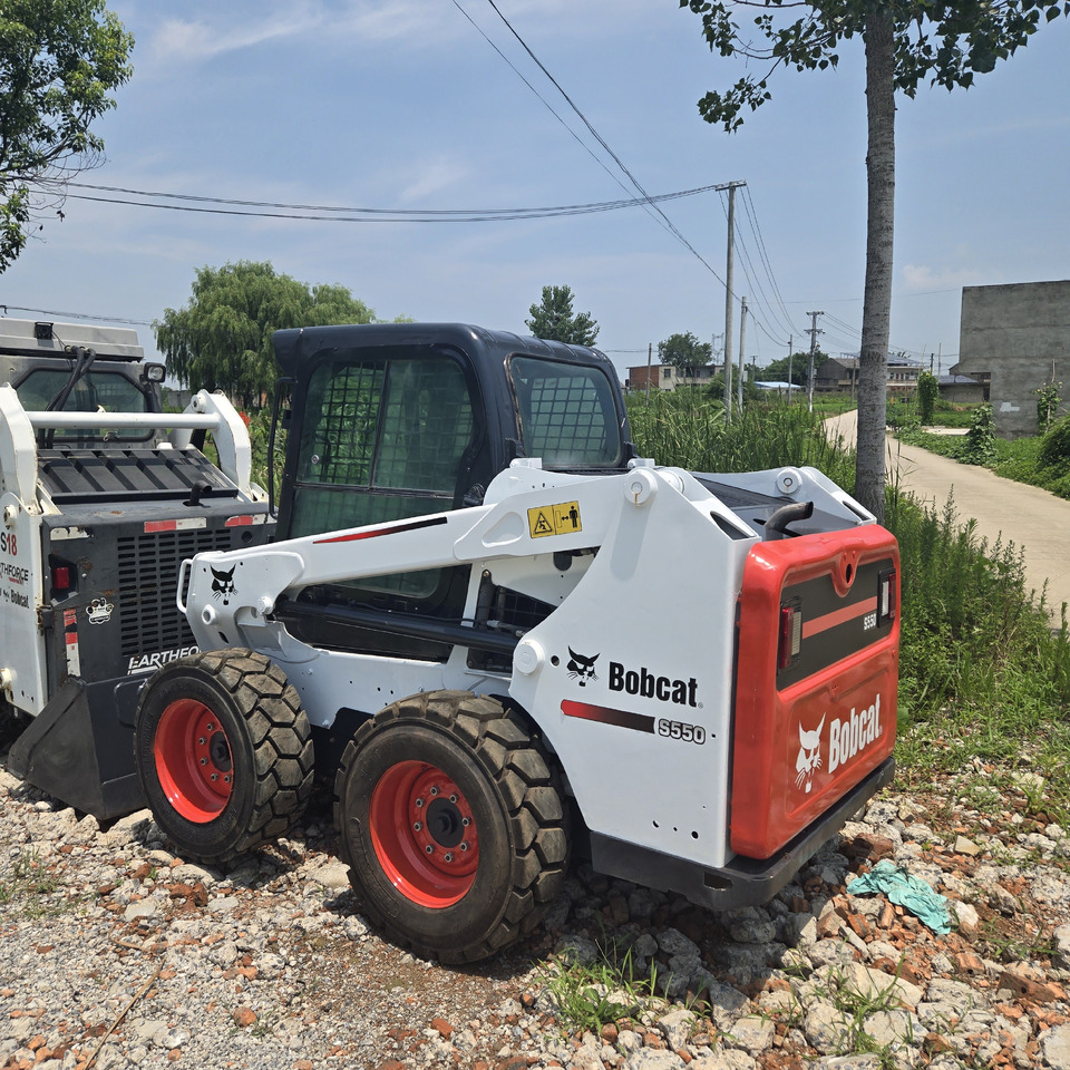 BOBCAT S550 - Mini nakladalec: slika 2 BOBCAT S550 - Mini nakladalec: slika 2