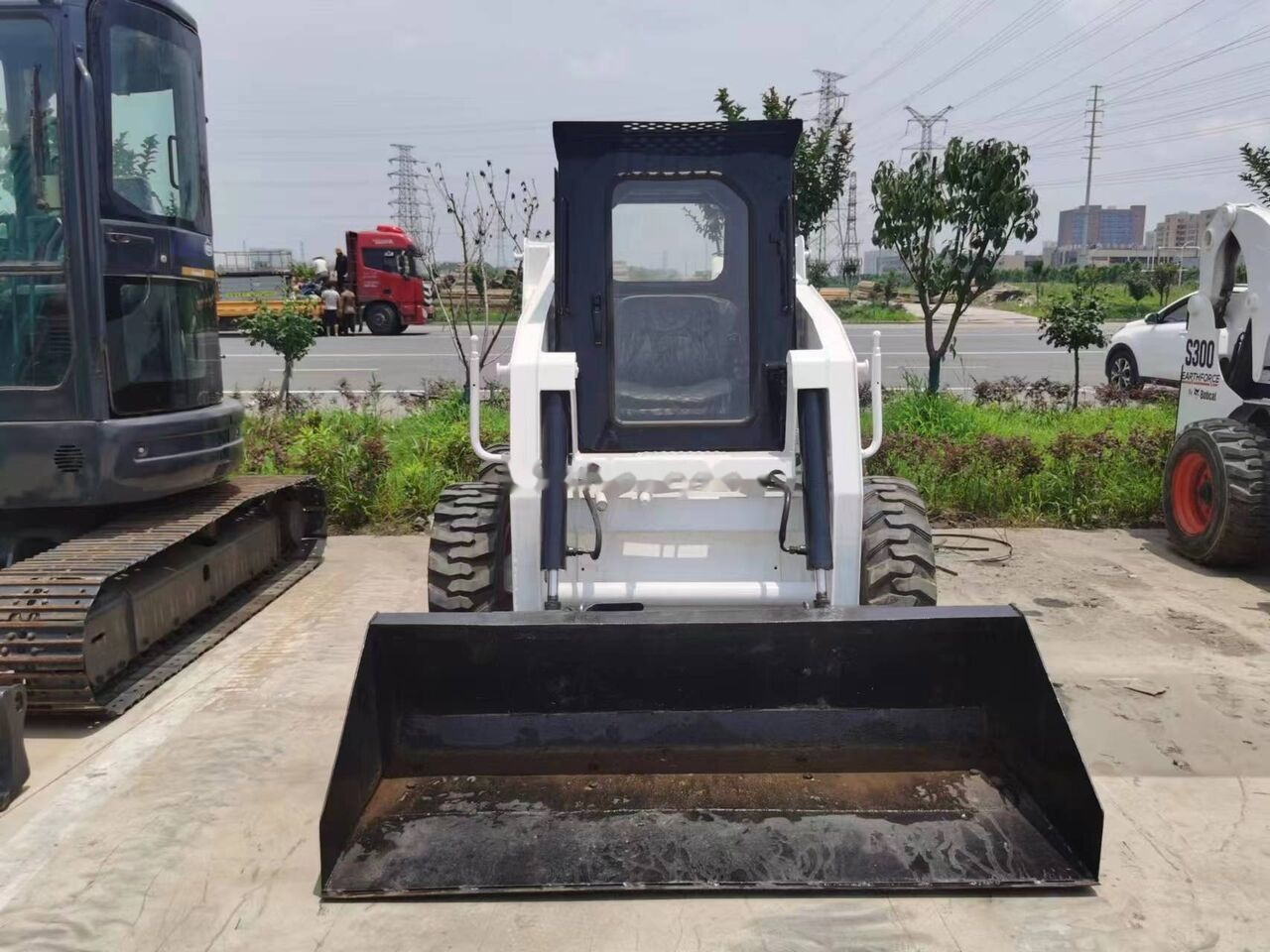 Bobcat S130 - Mini nakladalec: slika 2 Bobcat S130 - Mini nakladalec: slika 2