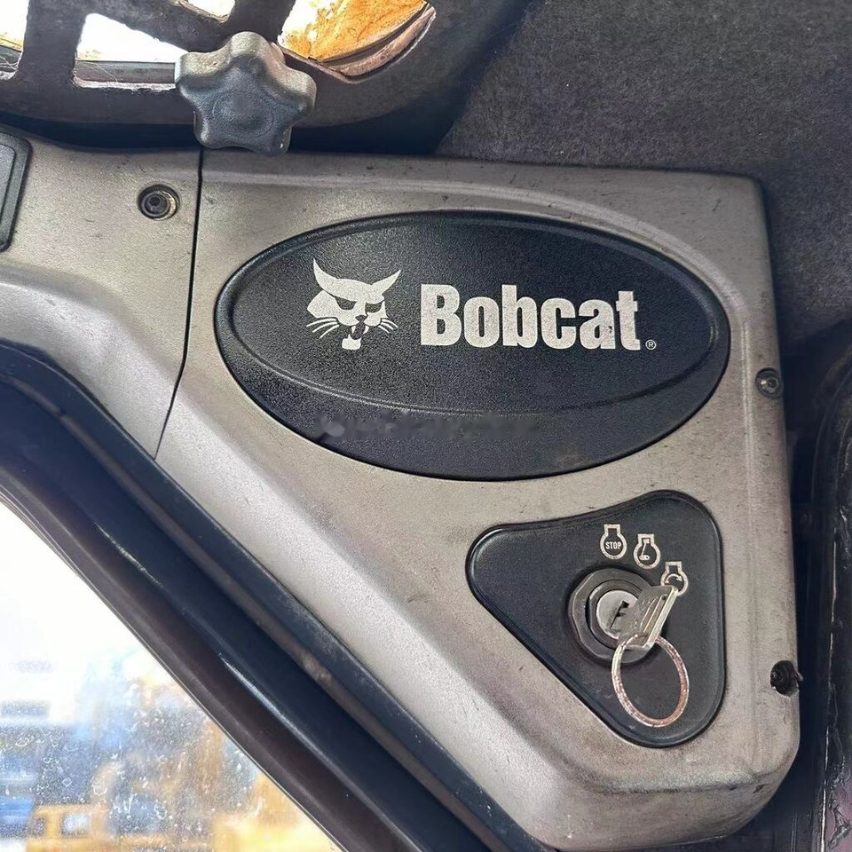 Bobcat S130 - Mini nakladalec: slika 5 Bobcat S130 - Mini nakladalec: slika 5
