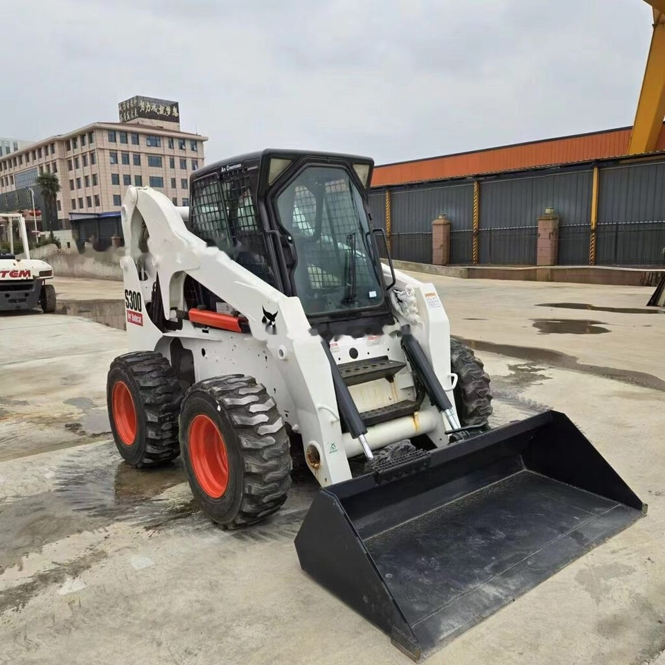 Bobcat S300 - Mini nakladalec: slika 4 Bobcat S300 - Mini nakladalec: slika 4