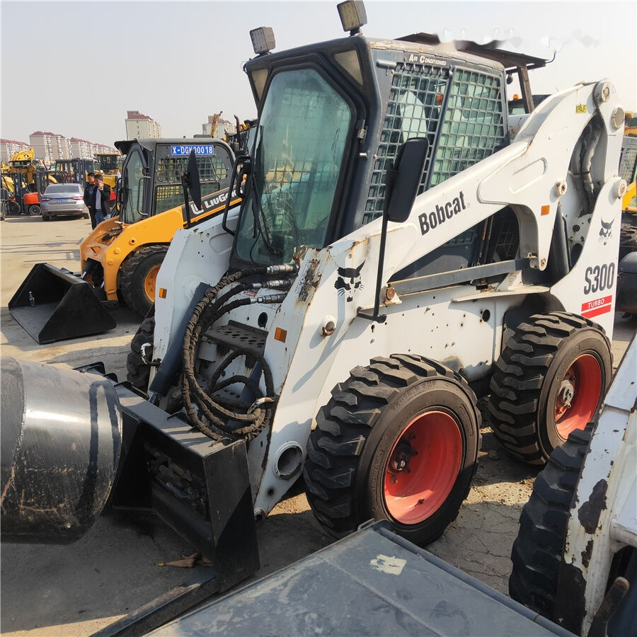 Bobcat S300 - Mini nakladalec: slika 1 Bobcat S300 - Mini nakladalec: slika 1