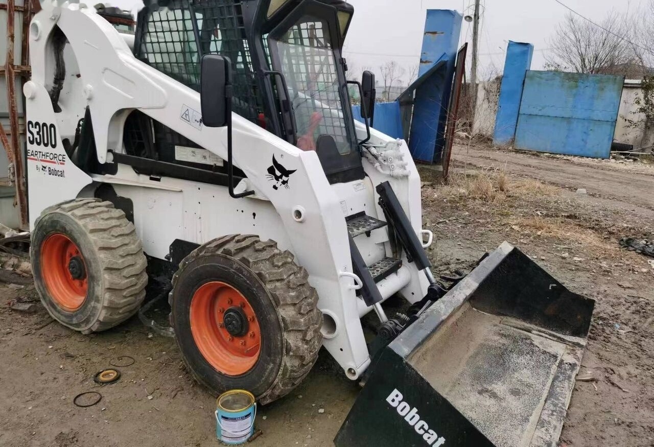 Bobcat S300 - Mini nakladalec: slika 5 Bobcat S300 - Mini nakladalec: slika 5