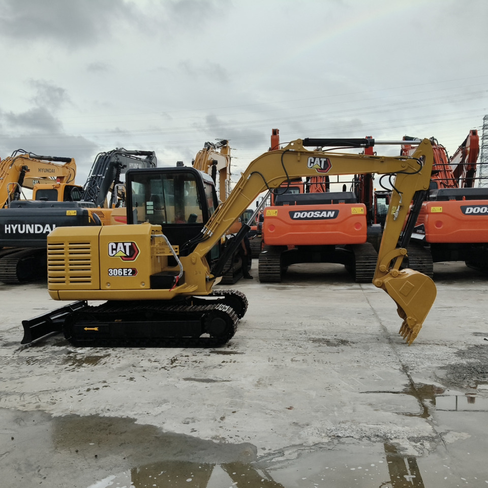 CAT 306E - Mini bager: slika 1 CAT 306E - Mini bager: slika 1