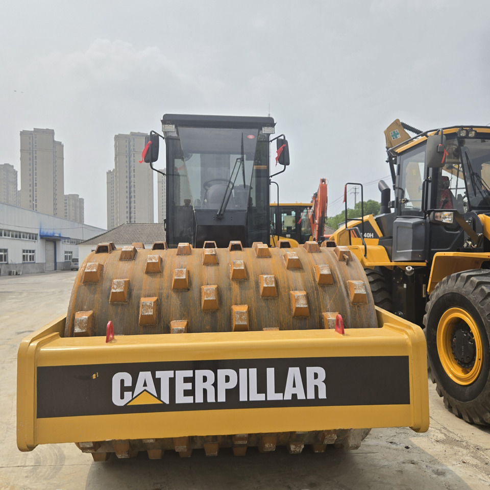 CAT CS683E - Kompaktor: slika 1 CAT CS683E - Kompaktor: slika 1