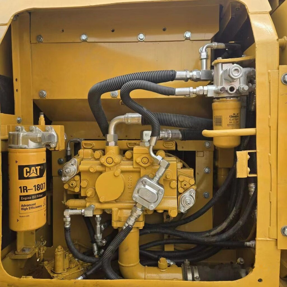 Bager goseničar Caterpillar 315D2GC: slika 10