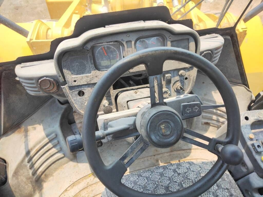 Kolesni nakladalec Caterpillar 966 H: slika 9 Kolesni nakladalec Caterpillar 966 H: slika 9