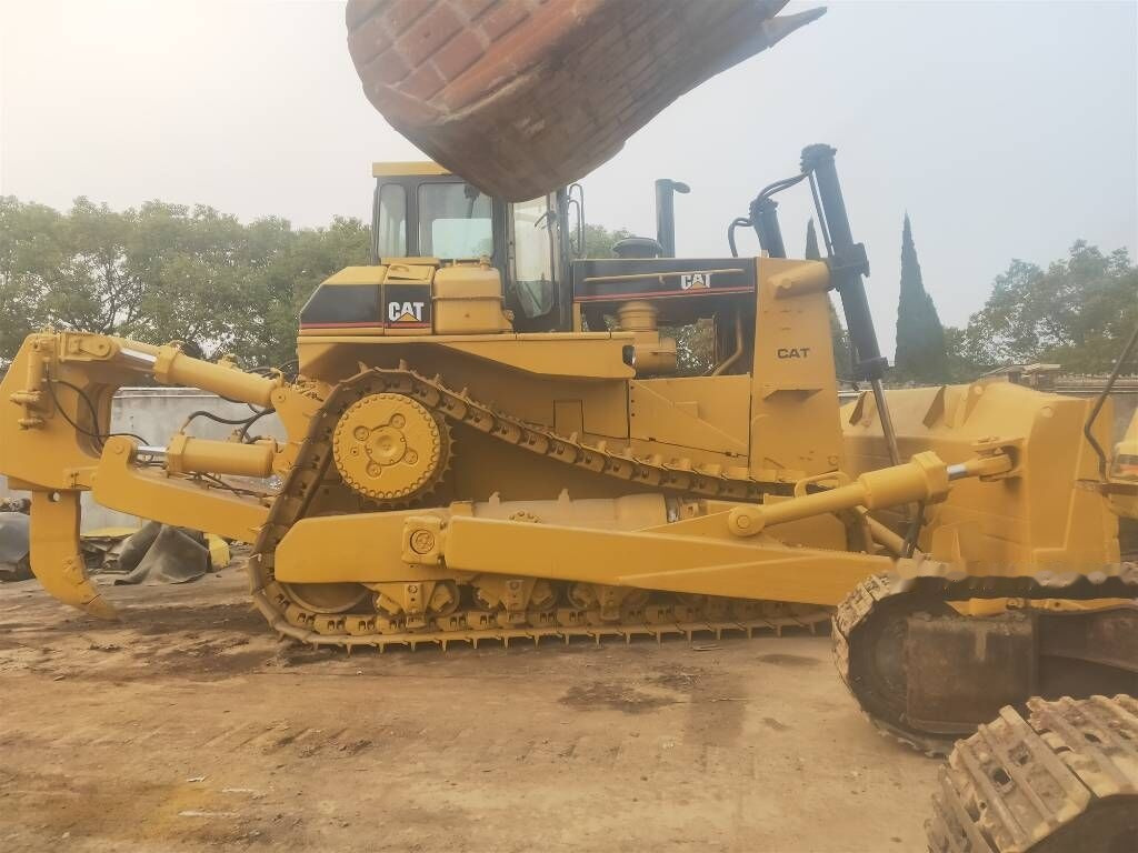 Caterpillar D 9 N - Buldožer: slika 2 Caterpillar D 9 N - Buldožer: slika 2