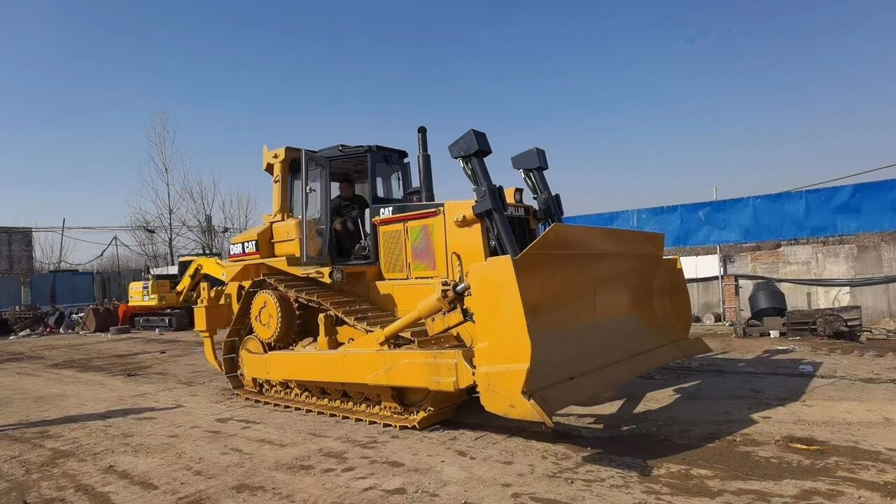 Buldožer Caterpillar D6R: slika 6 Buldožer Caterpillar D6R: slika 6