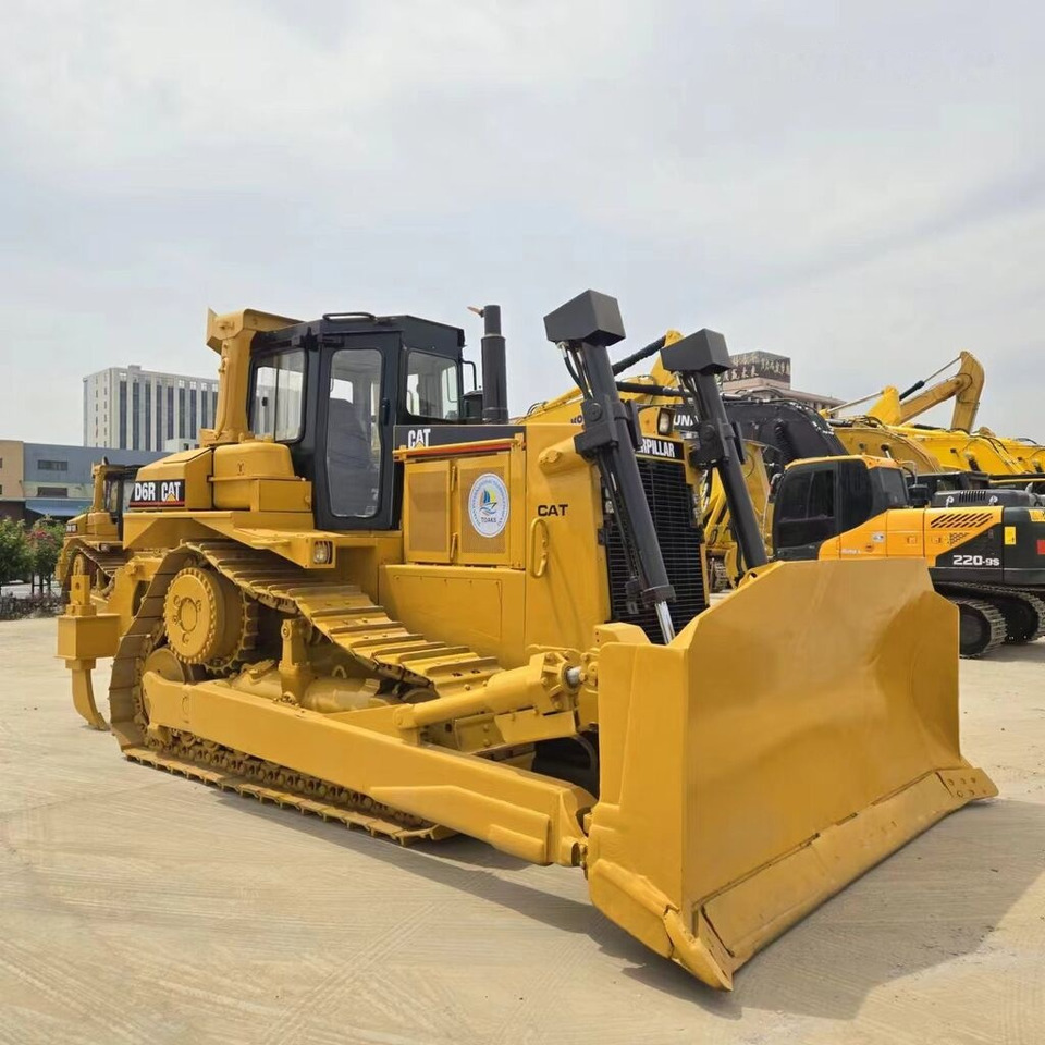 Caterpillar D6R - Buldožer: slika 1 Caterpillar D6R - Buldožer: slika 1
