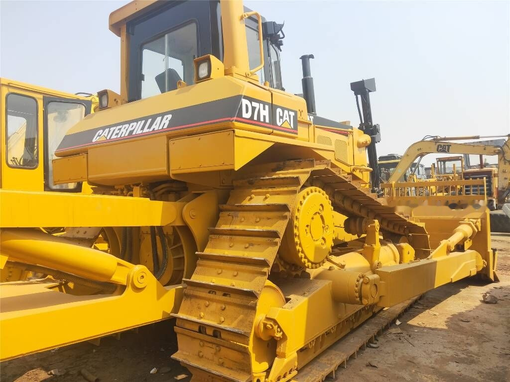 Caterpillar D7H - Buldožer: slika 2 Caterpillar D7H - Buldožer: slika 2